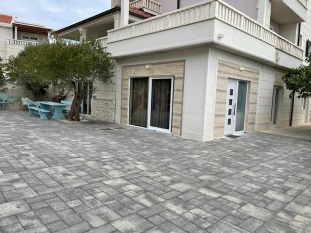 Villa Luce Mit Pool Makarska Exterior photo