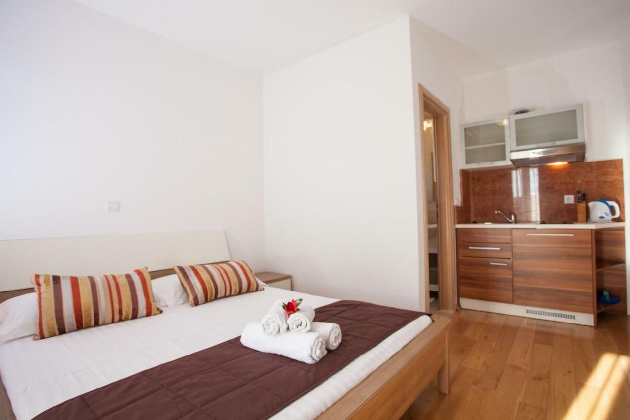 Villa Luce Mit Pool Makarska Exterior photo