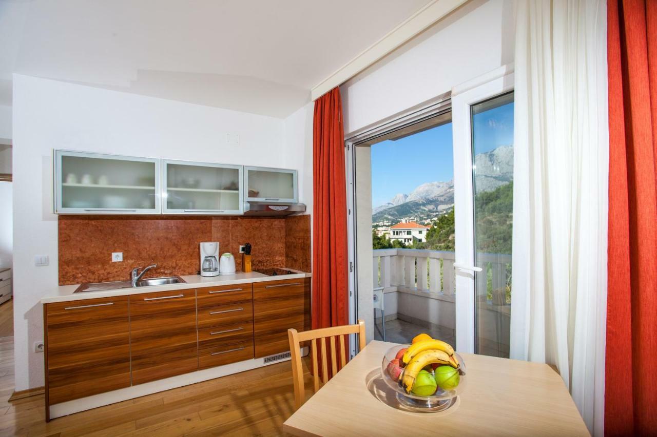 Villa Luce Mit Pool Makarska Exterior photo