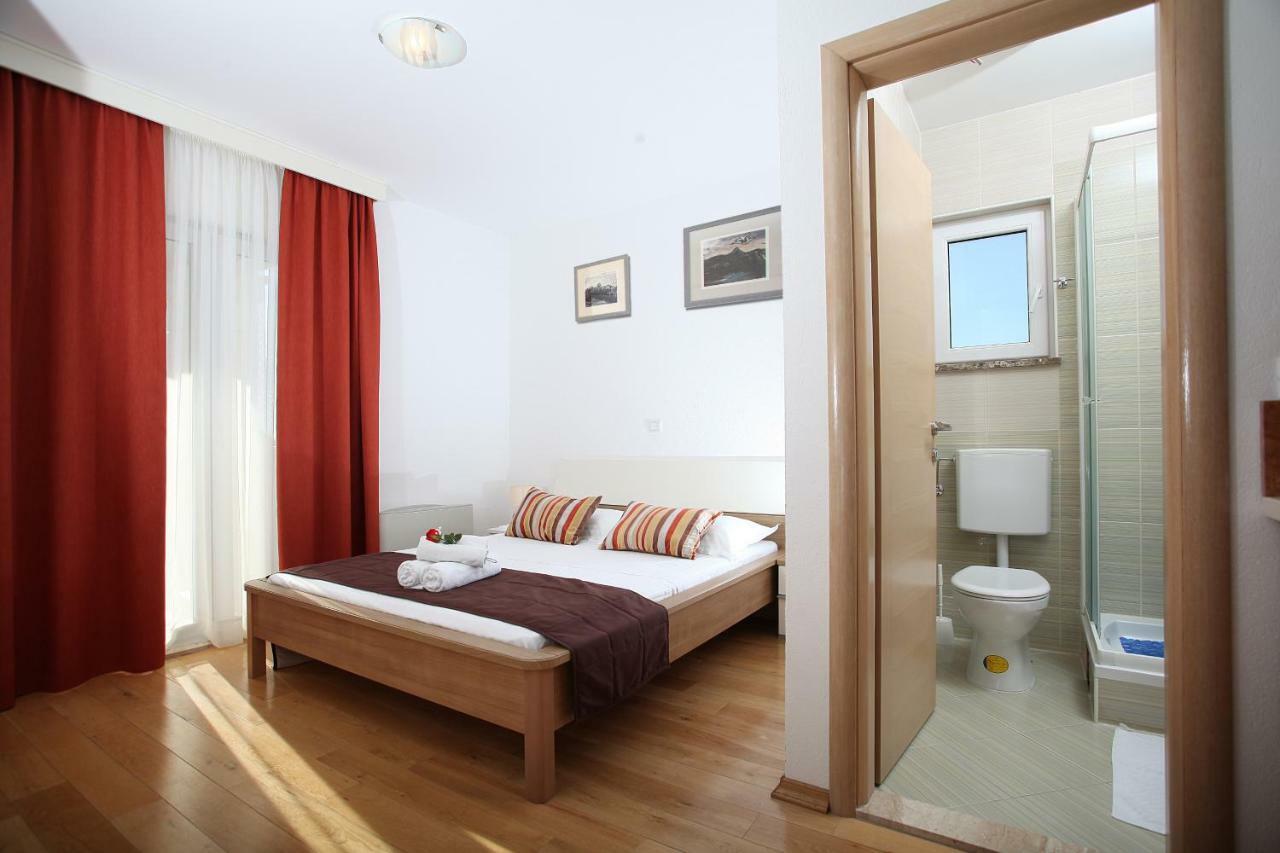 Villa Luce Mit Pool Makarska Exterior photo